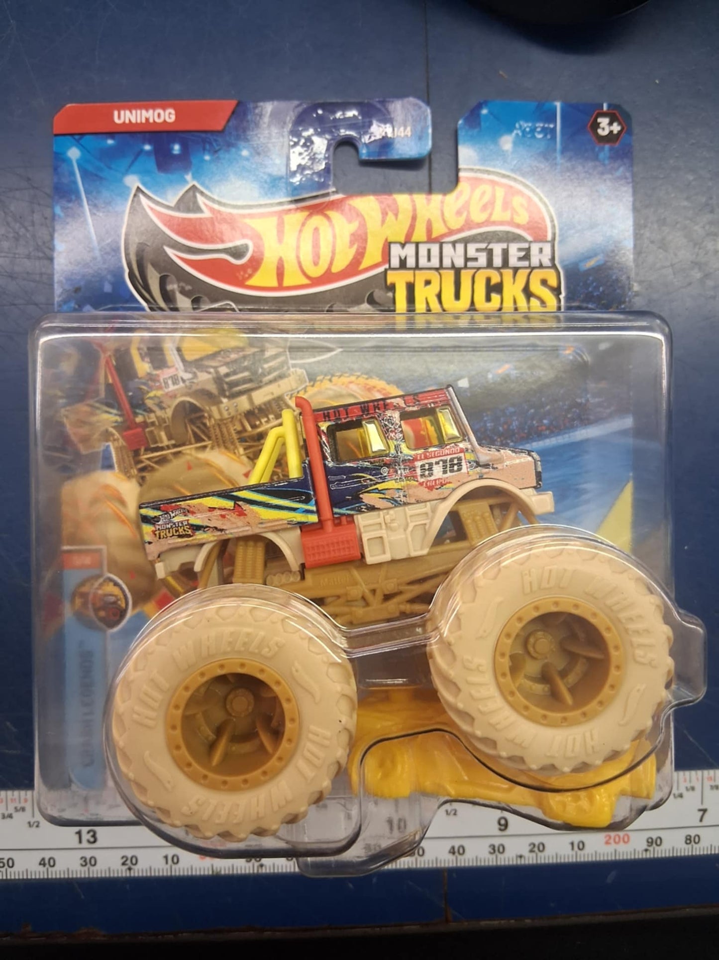 Hot Wheels Monster Trucks- Unimog