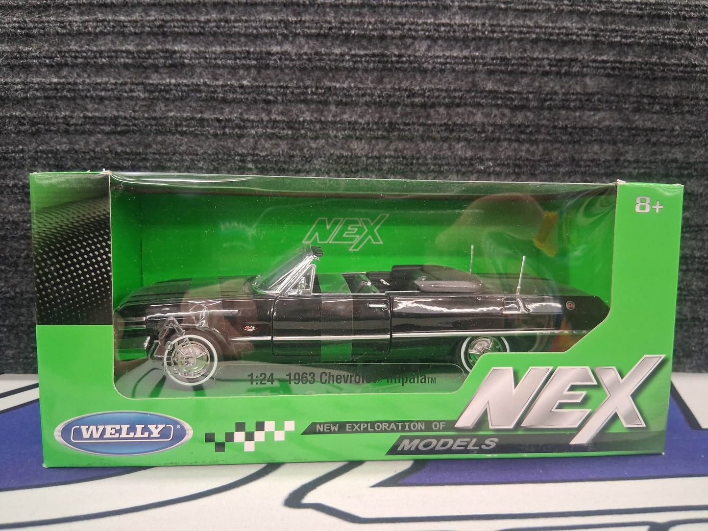 Welly- NEX- '63 Chevrolet Impala- Black 1:24 scale
