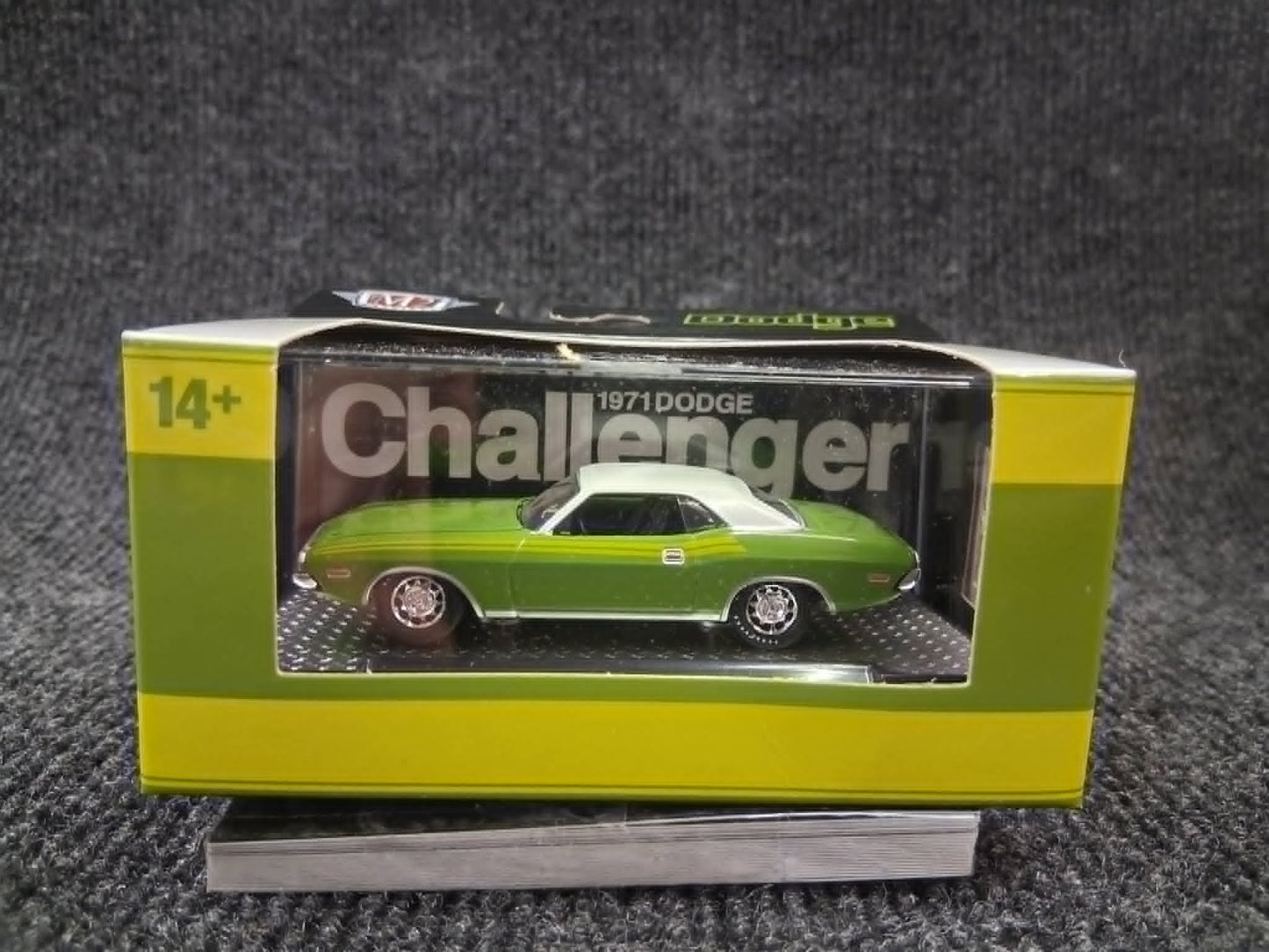 M2 Machines '71 Dodge Challenger R95 26-16