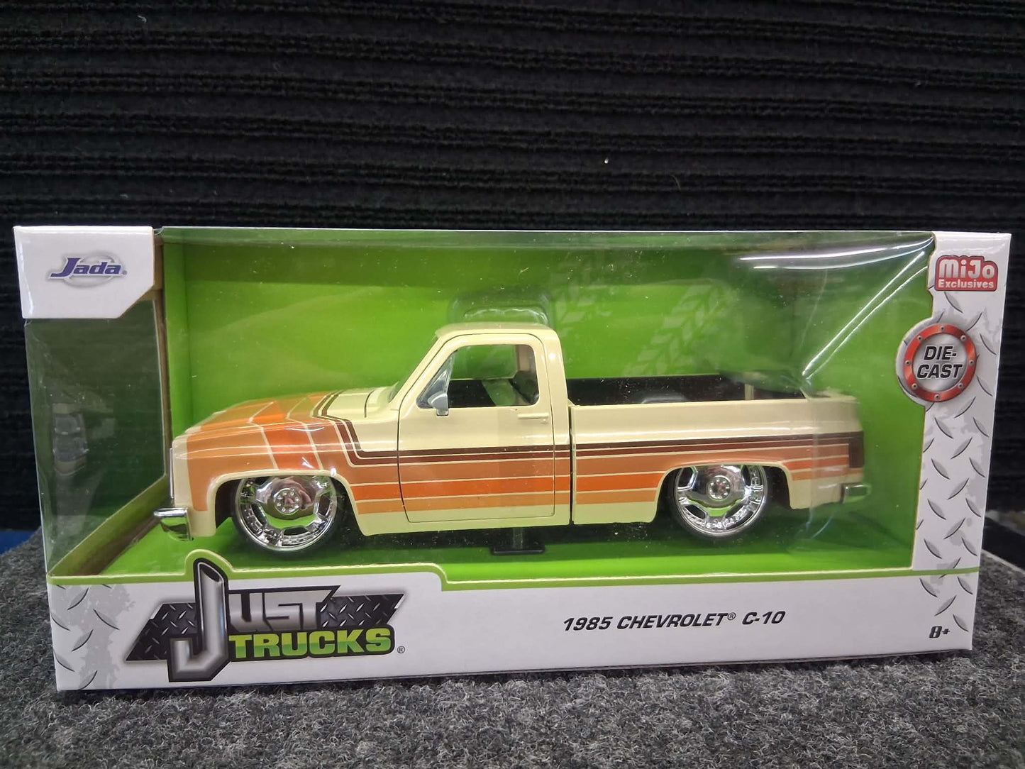Jada Toys- Just Trucks- '85 Chevrolet C-10- Tan(1:24 Scale)