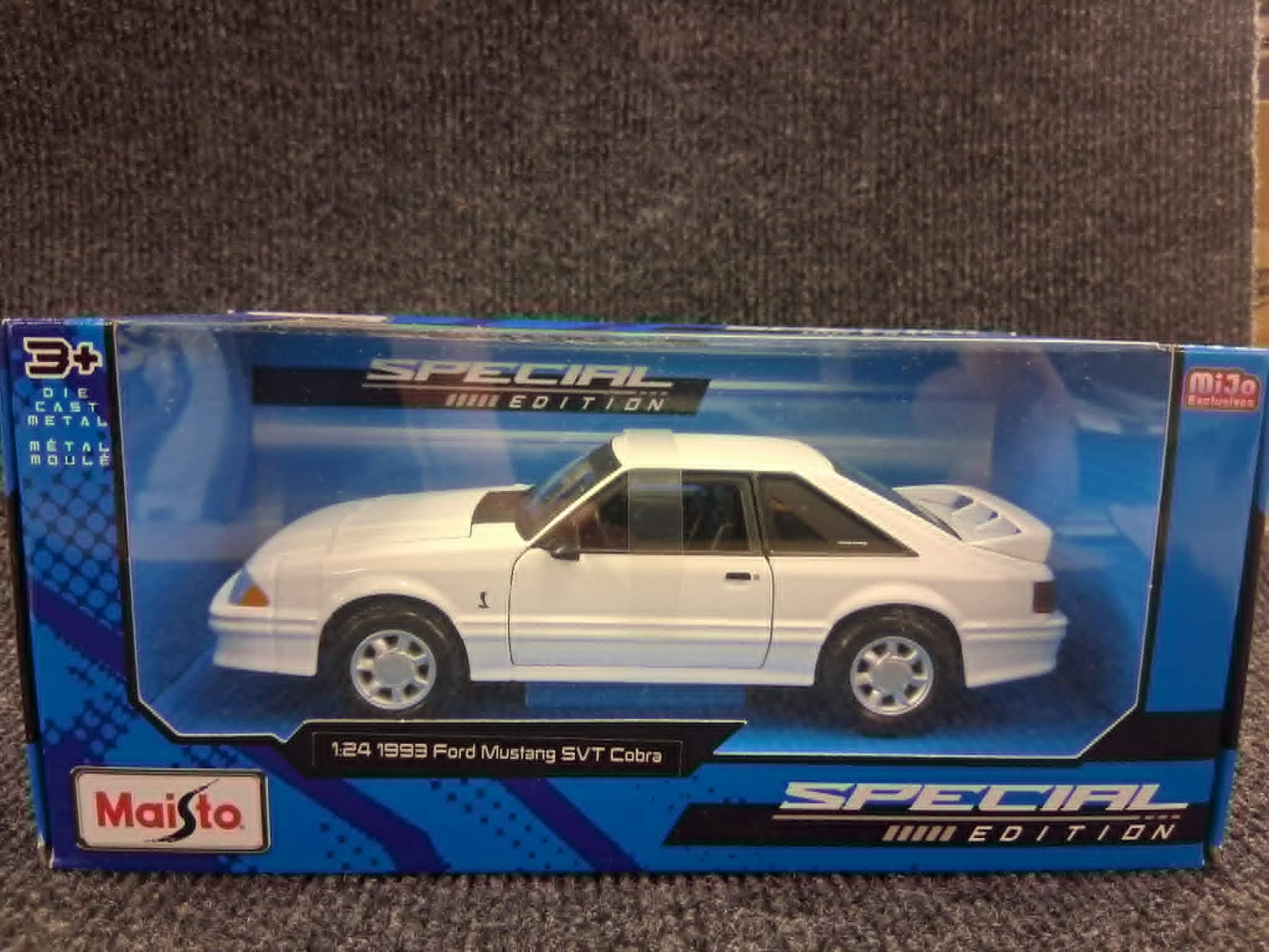 Maisto- '93 Ford Mustang SVT Cobra- White(1/24 Scale)