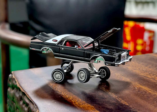 (PRE-ORDER)FINEWORKS 1979 Lincoln Continental  Lowrider