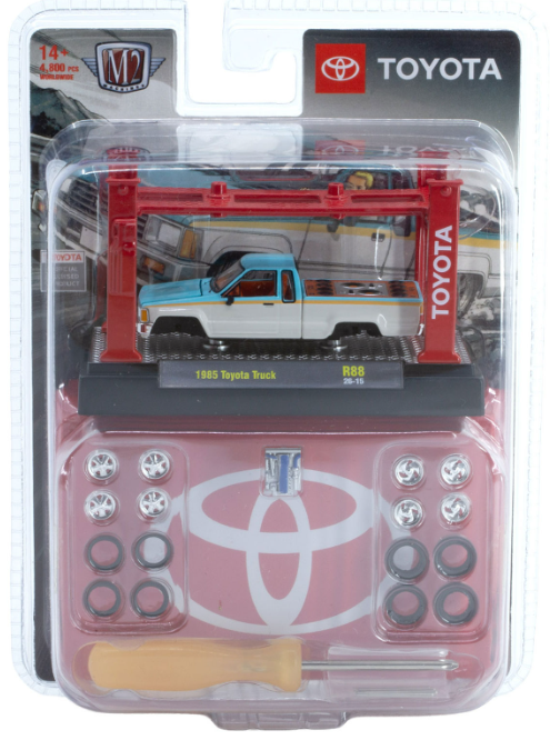 M2 Machines '85 Toyota Pickup Truck-White and Blue- KIT