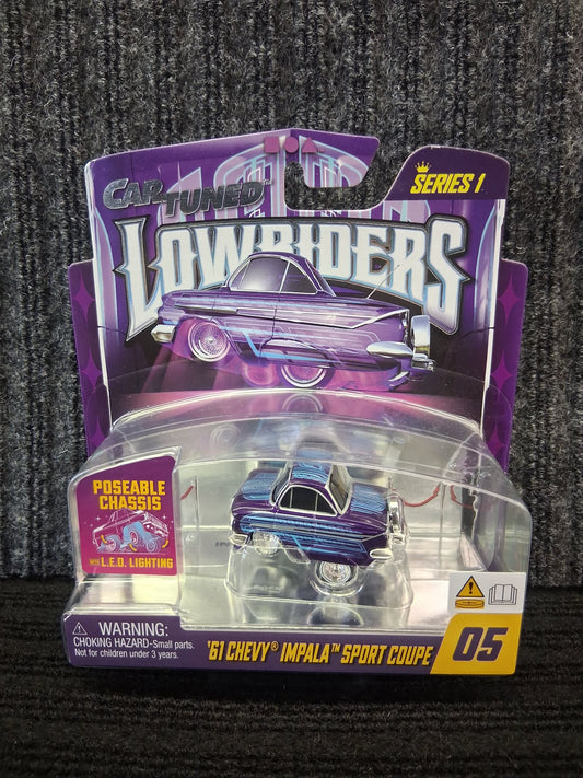 Car Tuned Lowrider Club Series 1- '61 Chevy Impala Sport Coupe - Purple